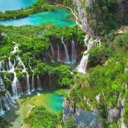 Widok z lotu ptaka na Jeziora Plitwickie