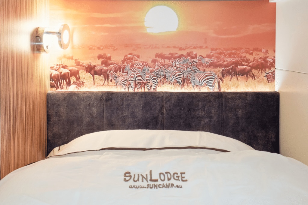 Domek SunLodge sypialnia