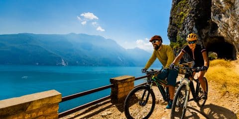 På cykel rundt om Gardasøen – De smukkeste ruter og gode tips