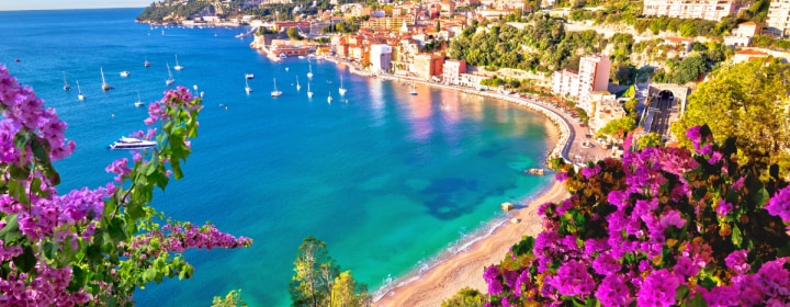 Badeferie i Frankrig – oplev Middelhavet og Atlanterhavet fra campingpladsen