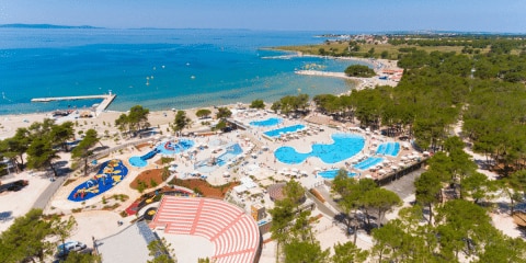 De bedste campingpladser med pool i Europa – store vandlande, lagunepools og familievenlige faciliteter