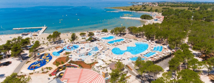 De bedste campingpladser med pool i Europa – store vandlande, lagunepools og familievenlige faciliteter